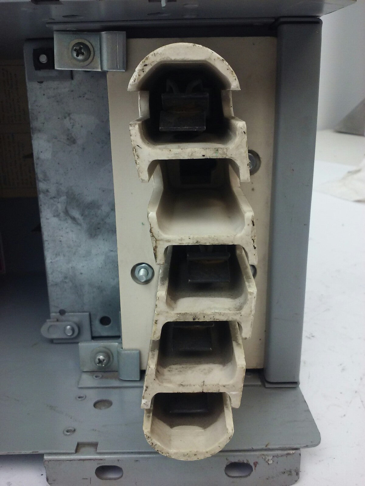 ARROW-HART BUSSWAY, 30AMP 3PH, 3W, 480V, MAX H.P. 20, FUSIBLE, DISCONNECT, USED