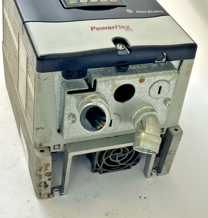 ALLEN BRADLEY 20AD8P0A3AYNNNC0 AC DRIVE POWER FLEX 70 SER A FW 5.001 5HP 9.8A