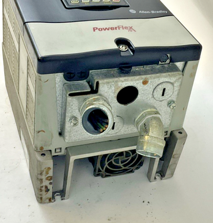 ALLEN BRADLEY 20AD8P0A3AYNNNC0 AC DRIVE POWER FLEX 70 SER A FW 5.001 5HP 9.8A