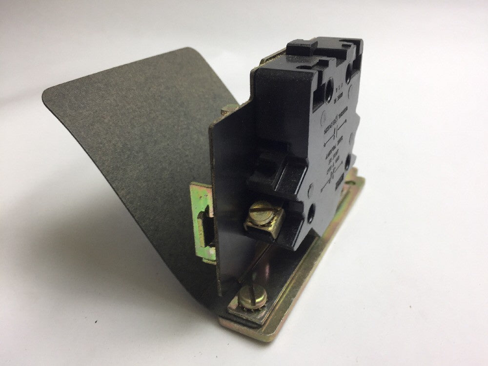 GE CR205X300B AUX CONTACT KIT 1 NC FOR CR205-CR208 DEVICES NEMA SIZE 3