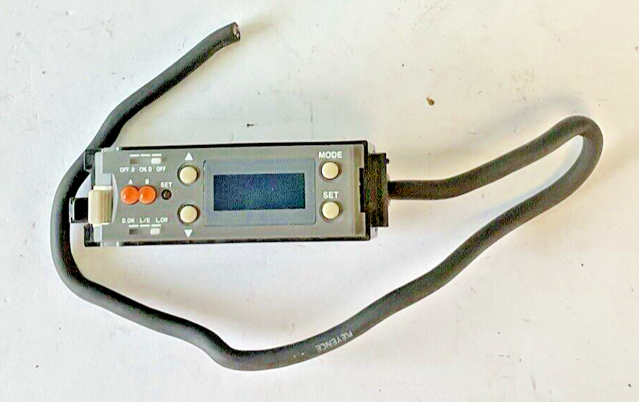 KEYENCE FS-V1  FIBER OPTIC AMPLIFIER 12-24VDC