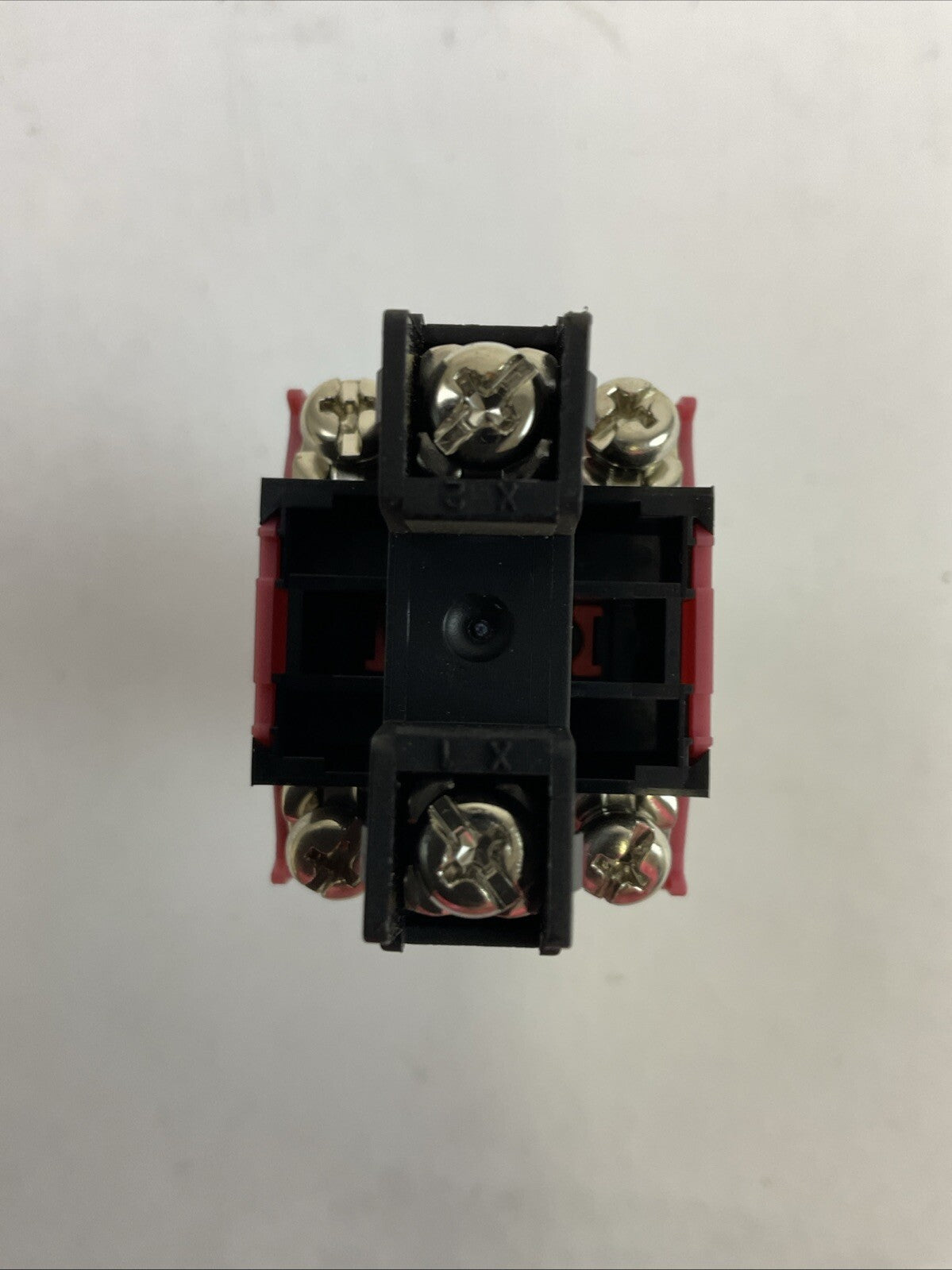 IDEC AVLW49902D-R-24V RED ILLUMINATED TWIST PUSH BUTTON EMERGENCY STOP