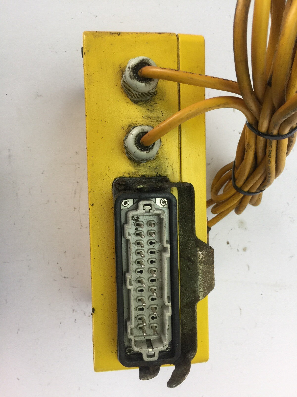 SICK LCU-V343 SENSOR SAFETY CONTROL 6011743 115/230VAC+10/-15% 70VA TYPE 4