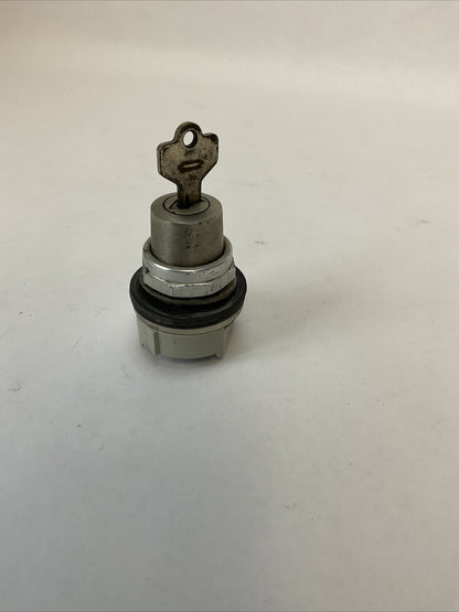 ALLEN BRADLEY 800T-H33 SER T SELECTOR SWITCH NEMA TYPE 4, 13