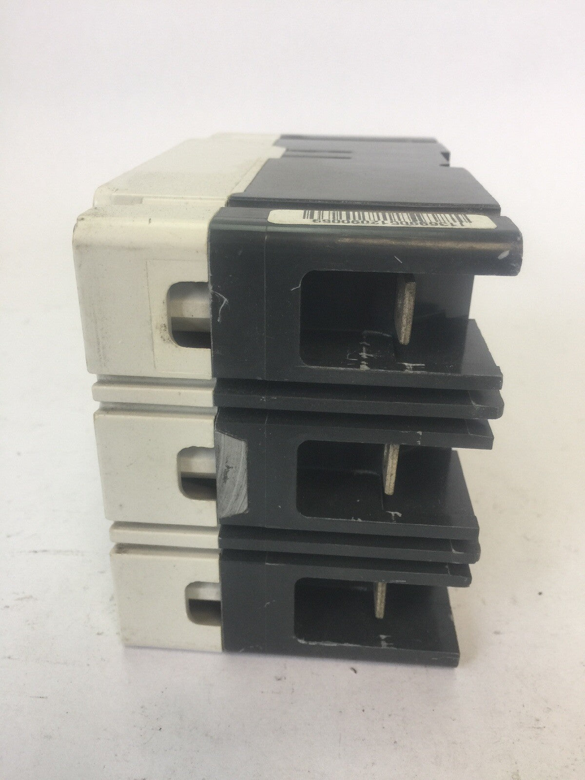 CUTLER HAMMER ED3225 INDUSTRIAL CIRCUIT BREAKER 225AMPS 240VAC 250VDC 3 POLES