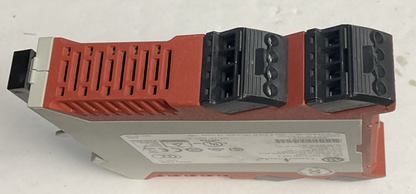 ALLEN BRADLEY 440R-S16R2 SAFETY RELAY SER.A 24VDC 3.5W FW:2.01