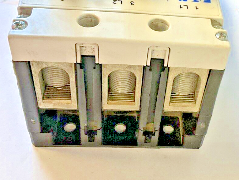 CUTLER HAMMER E04NE20X3N MECHANICAL LINE CONTACTOR E02NEXCXNN 250A 600V