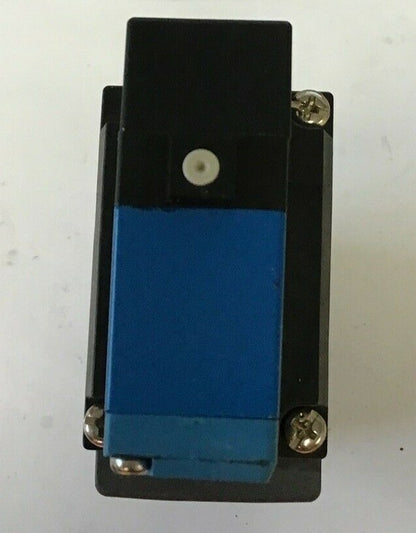 SMC VSR8-6-FG-D-3EZ-V1 SOLENOID VALVE 142PSI 24VDC 1.8WATT 0.075A