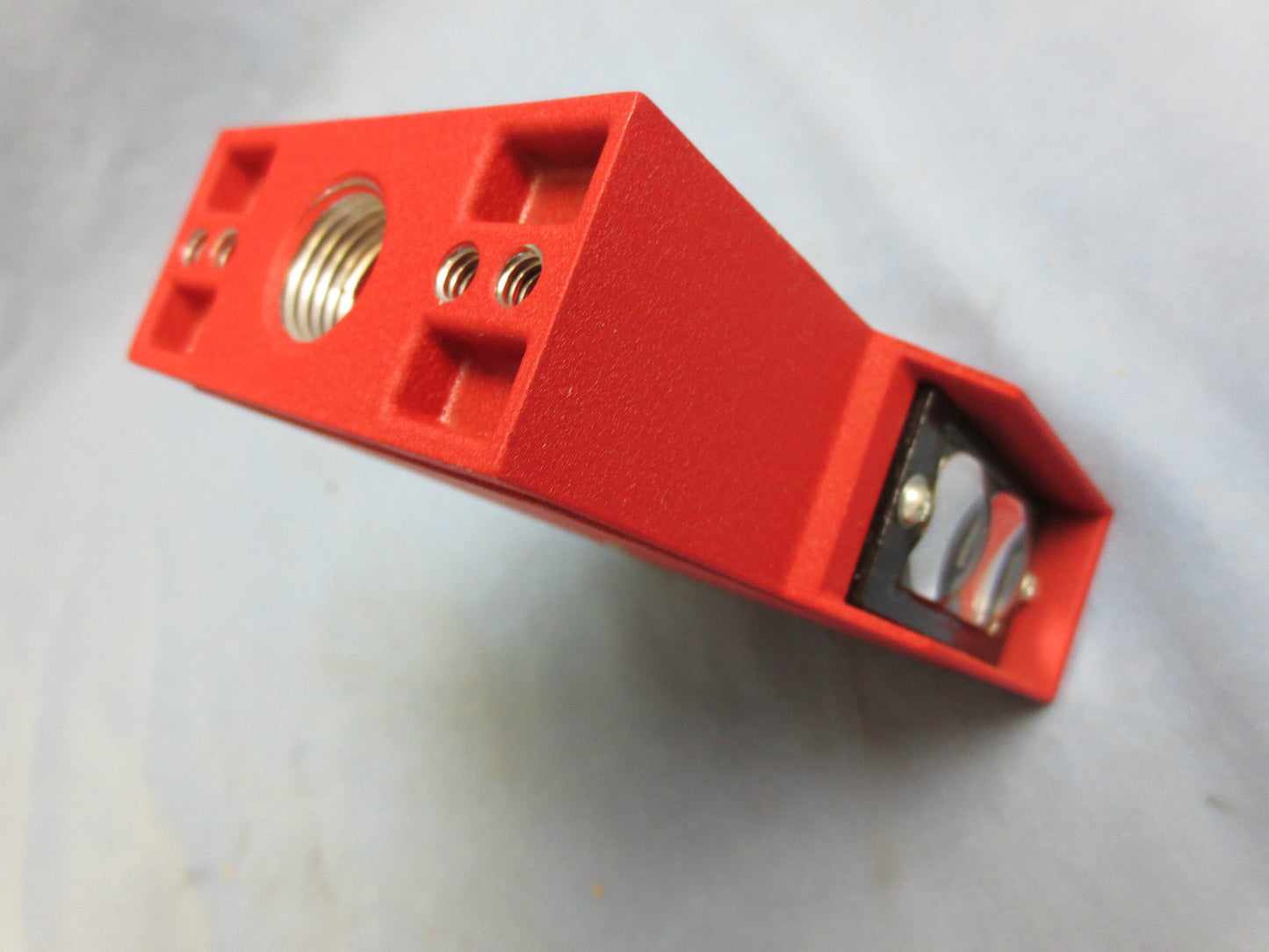 NAMCO EP110-42001 POLARIZED VISIBLE LIGHT PHOTOSWITCH / SENSOR - NEW SURPLUS