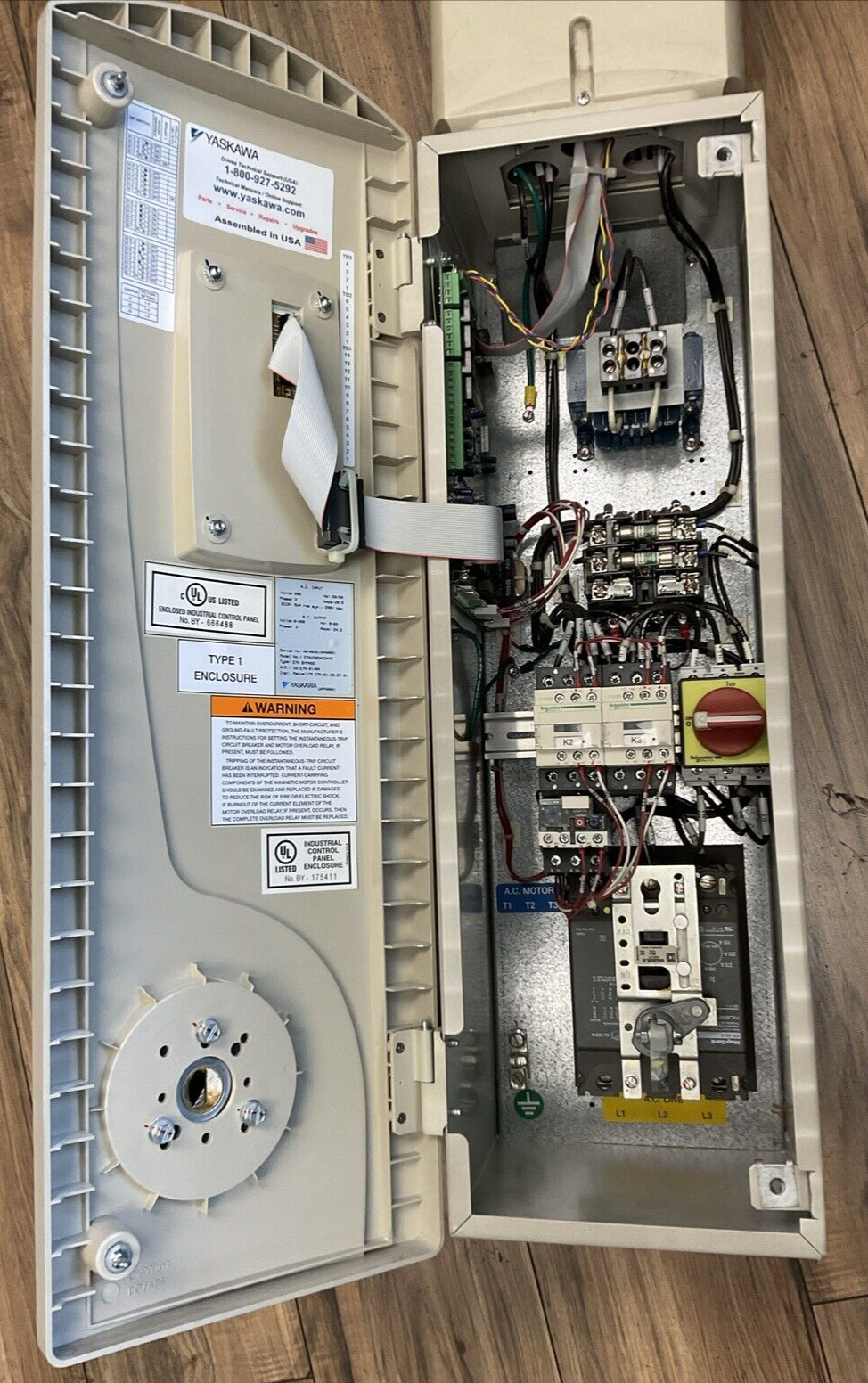 YASKAWA E7NVD024CGXY3 E7 DRIVE BYPASS OUTPUT 0-200VAC 3PH 24.2A INPUT 200VAC 3PH
