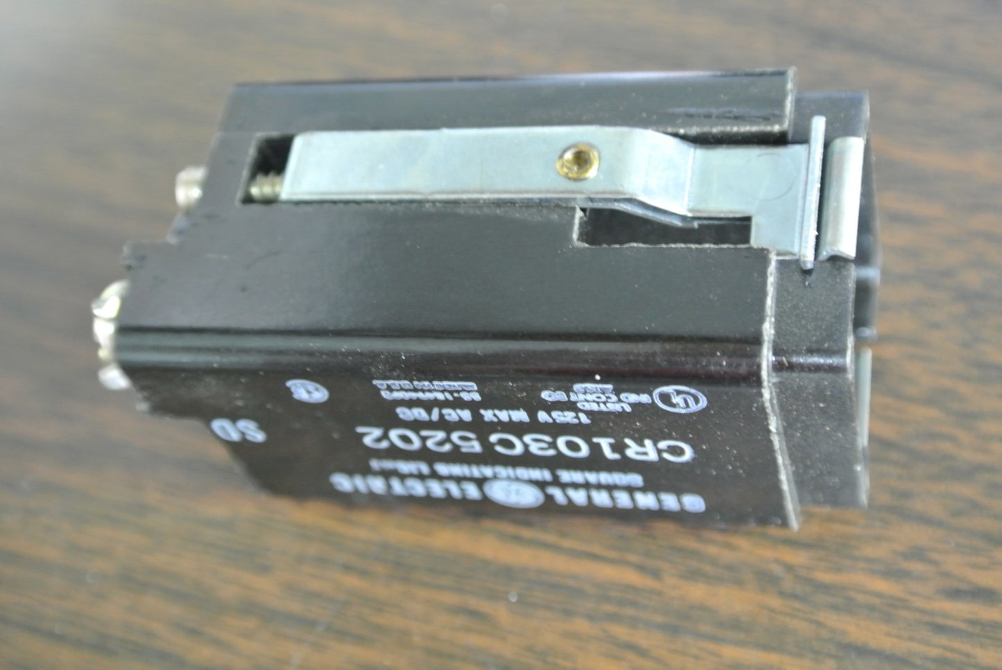 GE CR103C5202 - SQUARE INDICATING LIGHT - GREEN LENS - 125V AC/DC - NEW SURPLUS