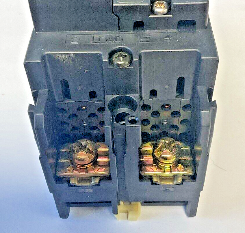 FUJI ELECTRIC EA32AC CIRCUIT BREAKER 10A 240V 5KA