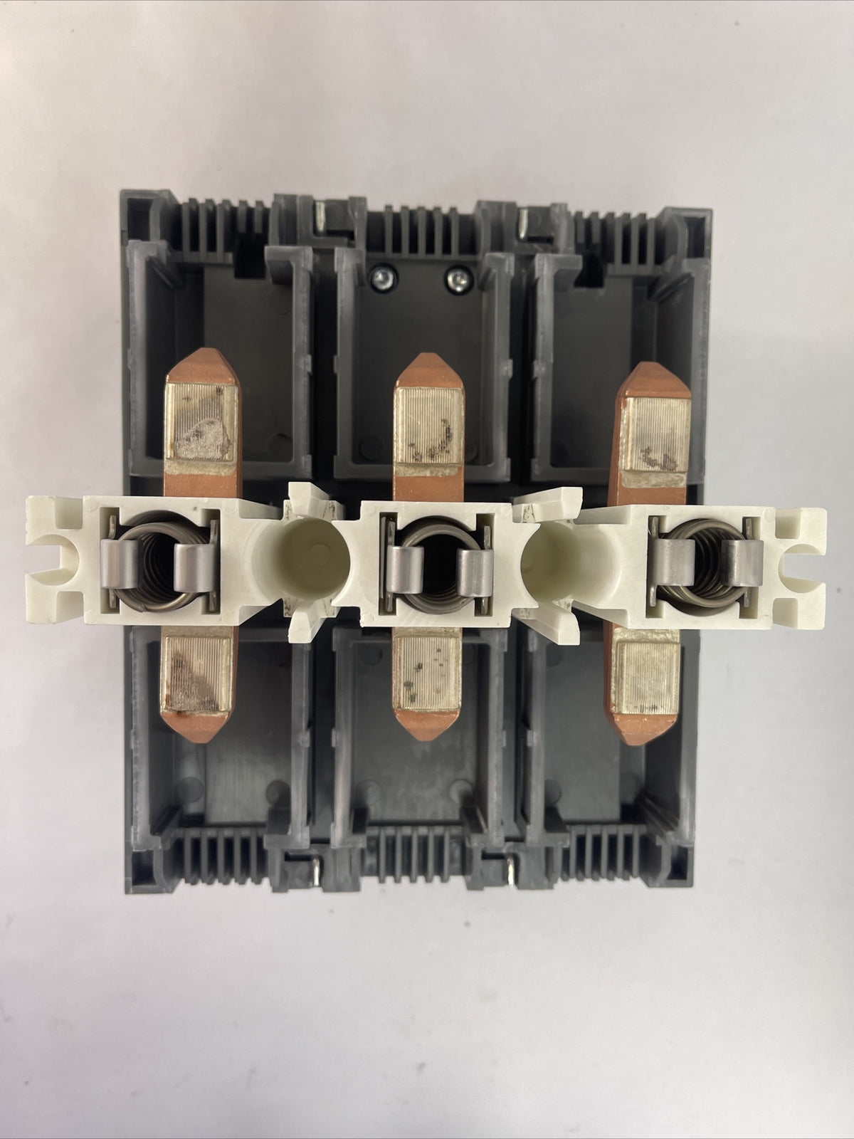ABB AF400-30 CONTACTOR 600VAC 400HP 3POLE 3PH 550A COIL 100-250VDC 50-60hz
