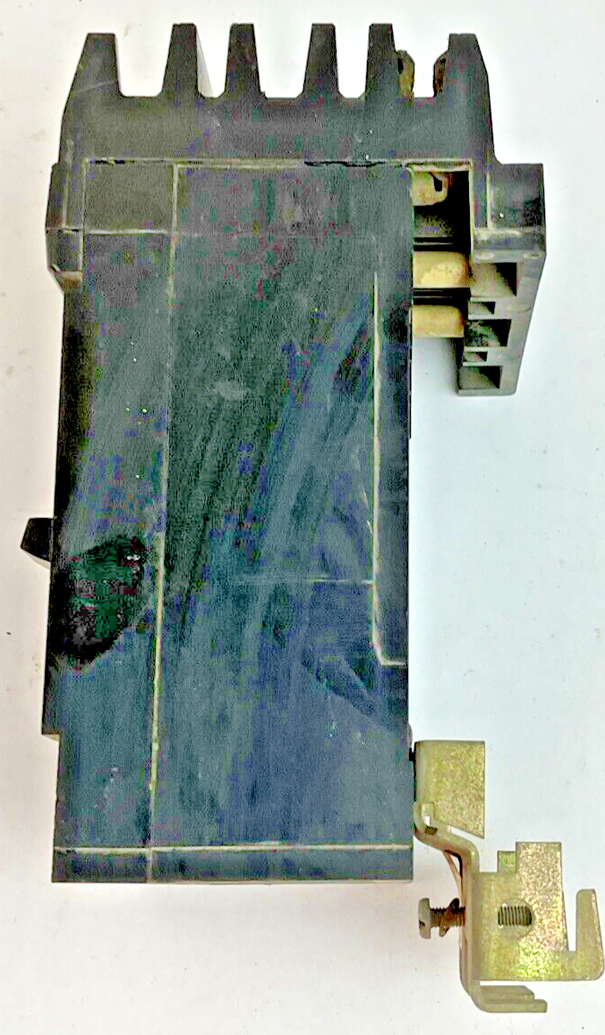 SQUARE D Q2B-32200 CIRCUIT BREAKER 200A 240VAC ***MISSING LUGS***