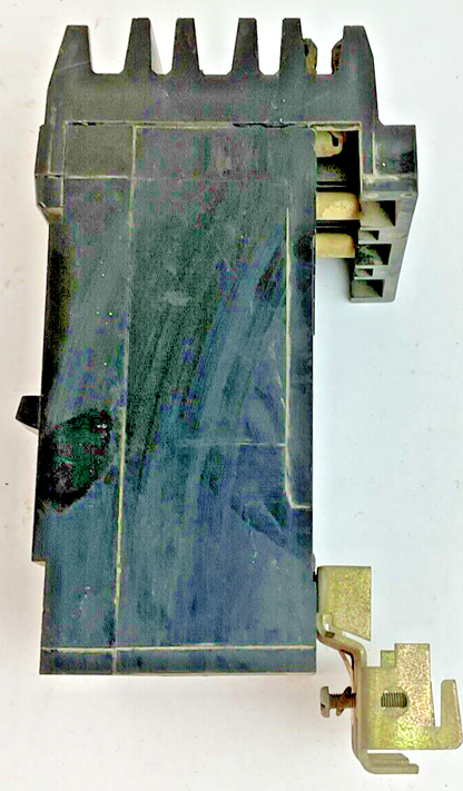 SQUARE D Q2B-32200 CIRCUIT BREAKER 200A 240VAC ***MISSING LUGS***