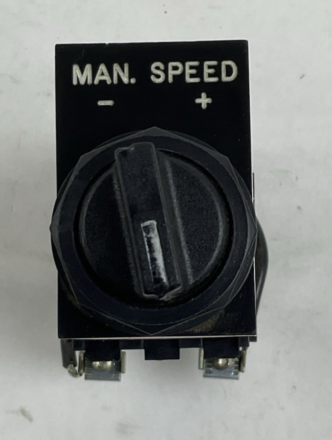 EATON CUTLER-HAMMER E22PXB11 1K POTENTIOMETER MANUAL SPEED CONTROL KNOB 120V