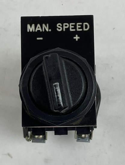 EATON CUTLER-HAMMER E22PXB11 1K POTENTIOMETER MANUAL SPEED CONTROL KNOB 120V