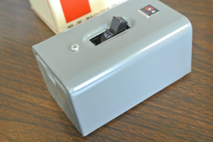CUTLER-HAMMER 9101H74 - MANUAL STARTER 115/230VAC, 1HP, 1-POLE   NEW SURPLUS