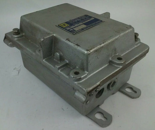 SQUARE D CLASS 8903 TYPE SMR4 8903-SMR4 EXPLOSION PROOF ENCLOSURE SER. A 10x7x7