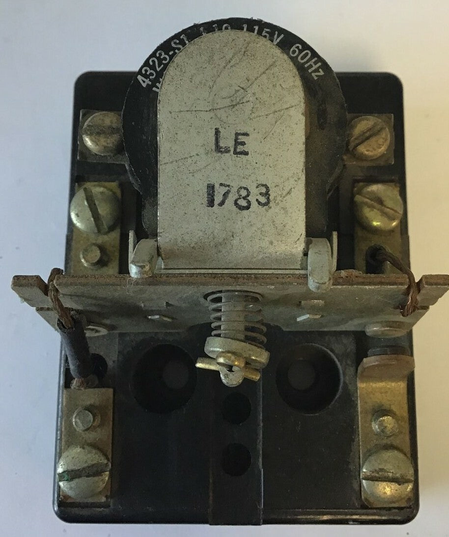 SQUARE D 8501 C0-3 CONTROL RELAY SER.A 10AMP 277V