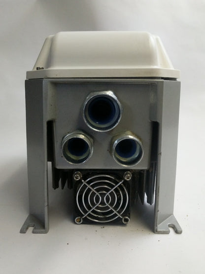 Allen Bradley 22B-B8P0C104 Ser A Powerflex 40 AC Drive 3 phase Type IP65