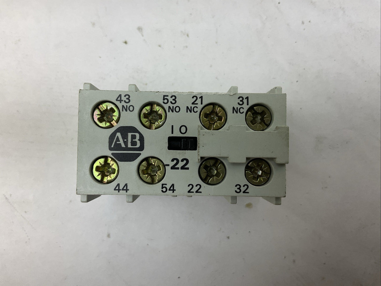 ALLEN BRADLEY 195-MB22 SER A 500VAC 10A AUXILIARY CONTACT BLOCK