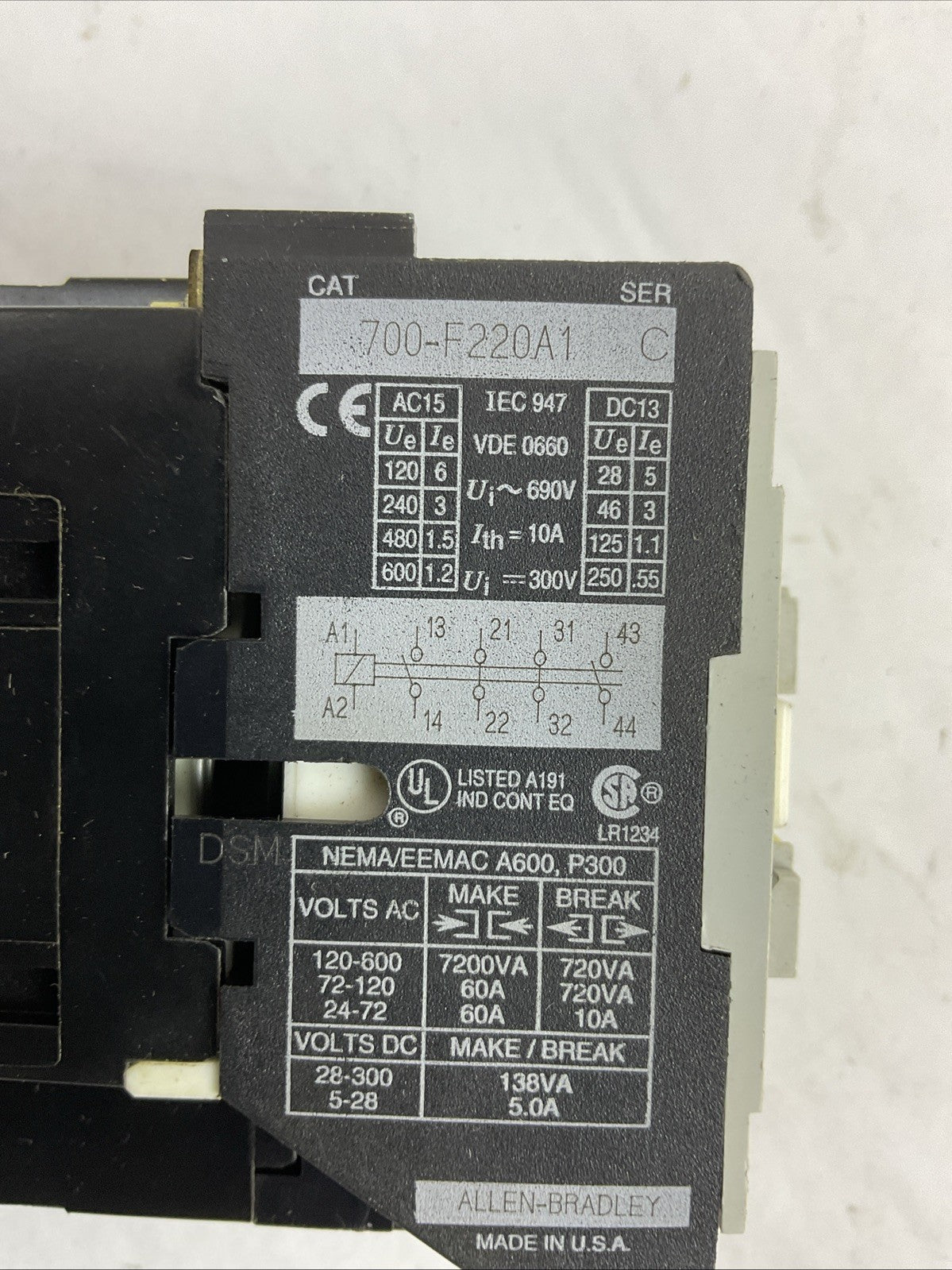 ALLEN BRADLEY 700-F220A1 SER C CONTACTOR HA473 COIL 120V60HZ 110V50HZ