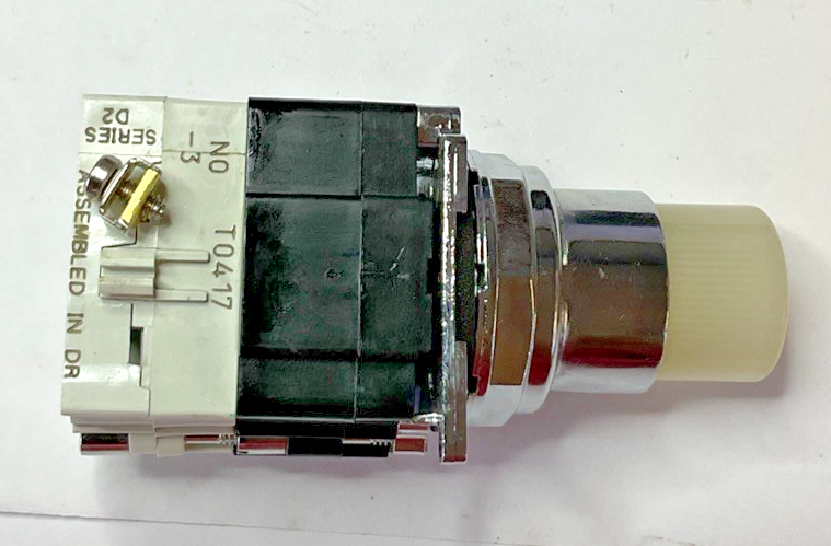 EATON 10250T411C26-53 PUSHBUTTON WHITE 120V 50/60HZ  SER.B2