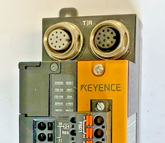 KEYENCE GL-T11R SAFETY RELAY TERMINAL 24VDC 100MA