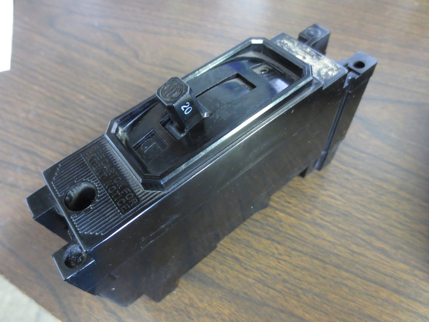 I-T-E EH1-B020 CIRCUIT BREAKER 20A / 277VAC / 1-POLE / NEW SURPLUS
