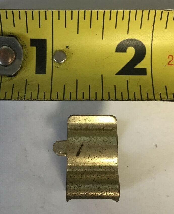 UNBRANDED FUSE CLIP/HOLDER  ****LOTOF15***