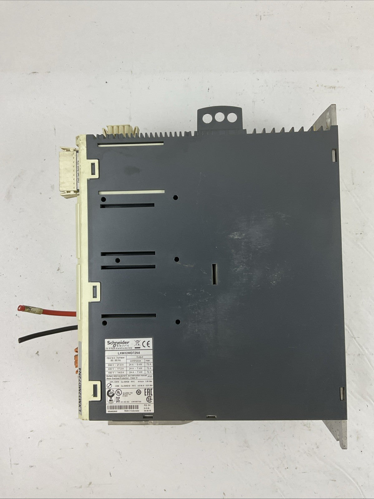 SCHNEIDER ELECTRIC LXM32MD72N4 SERVO DRIVE OUTPUT 24A 7kW INPUT 208/480VAC 3PH