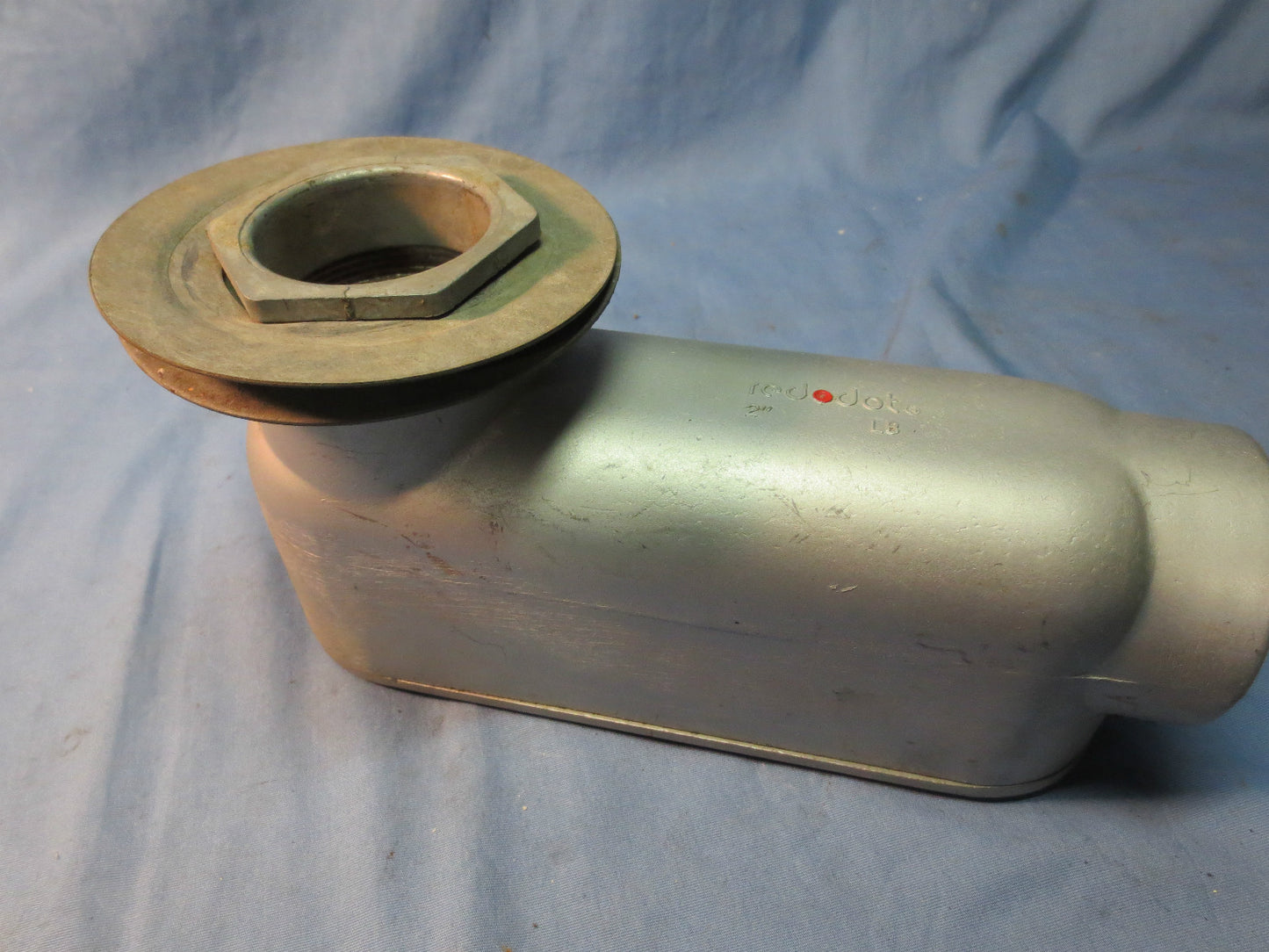 RED DOT LB 2" 2-INCH CONDUIT BODY w/ E30640 COVER - w/ NUT & WASHERS SHOWN