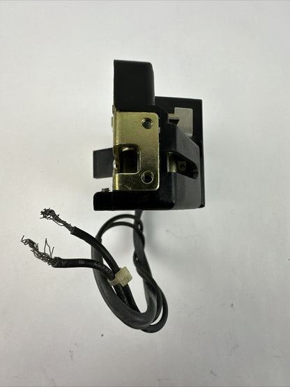 GE TVST12R SHUNT TRIP 120-240VAC 50/60HZ 125VDC CIRCUIT BREAKER ACCESSORY