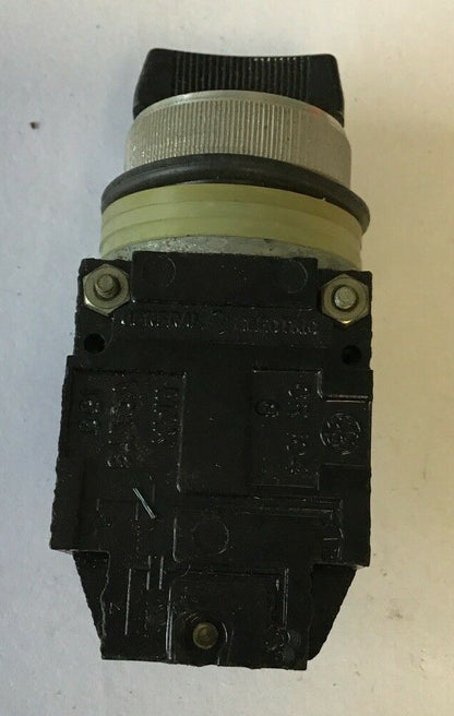 GENERAL ELECTRIC CR104B22112 SELECTOR SWITCH