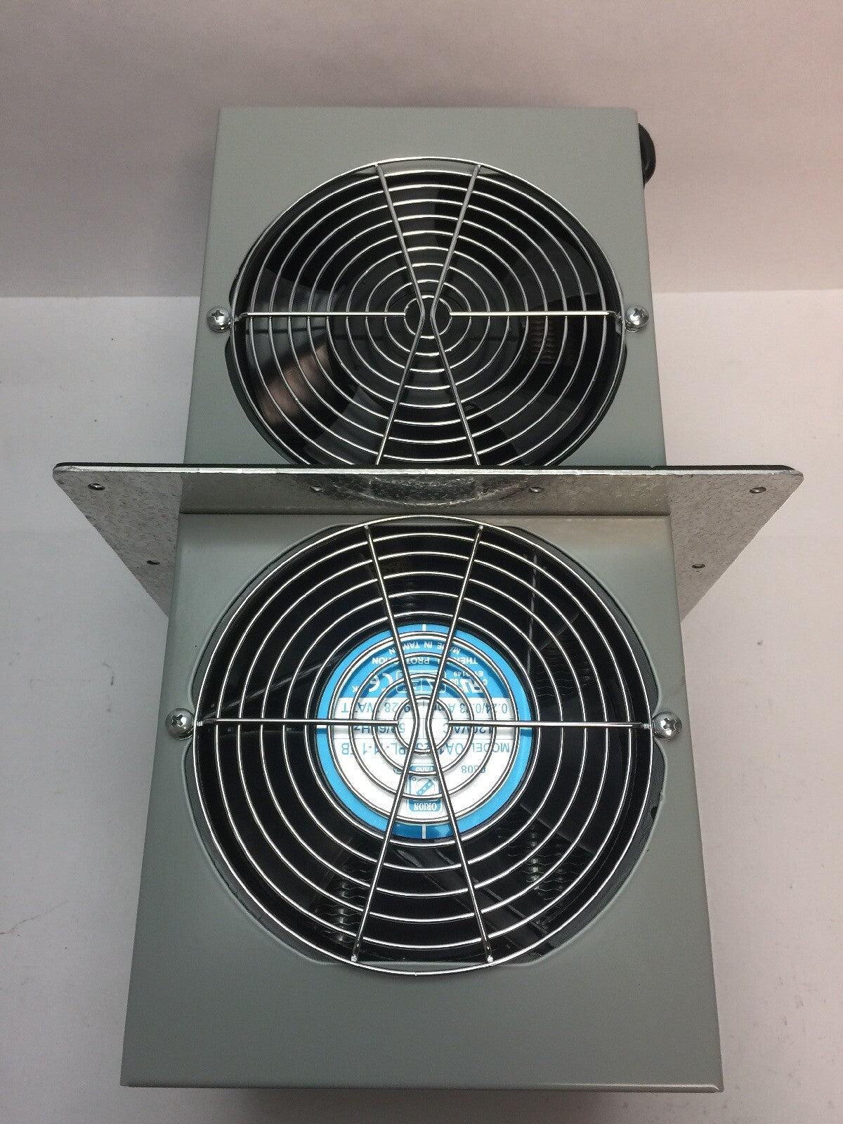 APW MCLEAN HE-1516-001H ELECTRONIC ENCLOSURE HEAT EXCHANGER 115V 50/60HZ 1 PHASE