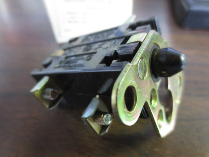 GENERAL ELECTRIC CR2940U202 HEAVY-DUTY OILTIGHT CONTACT BLOCK - NEW SURPLUS