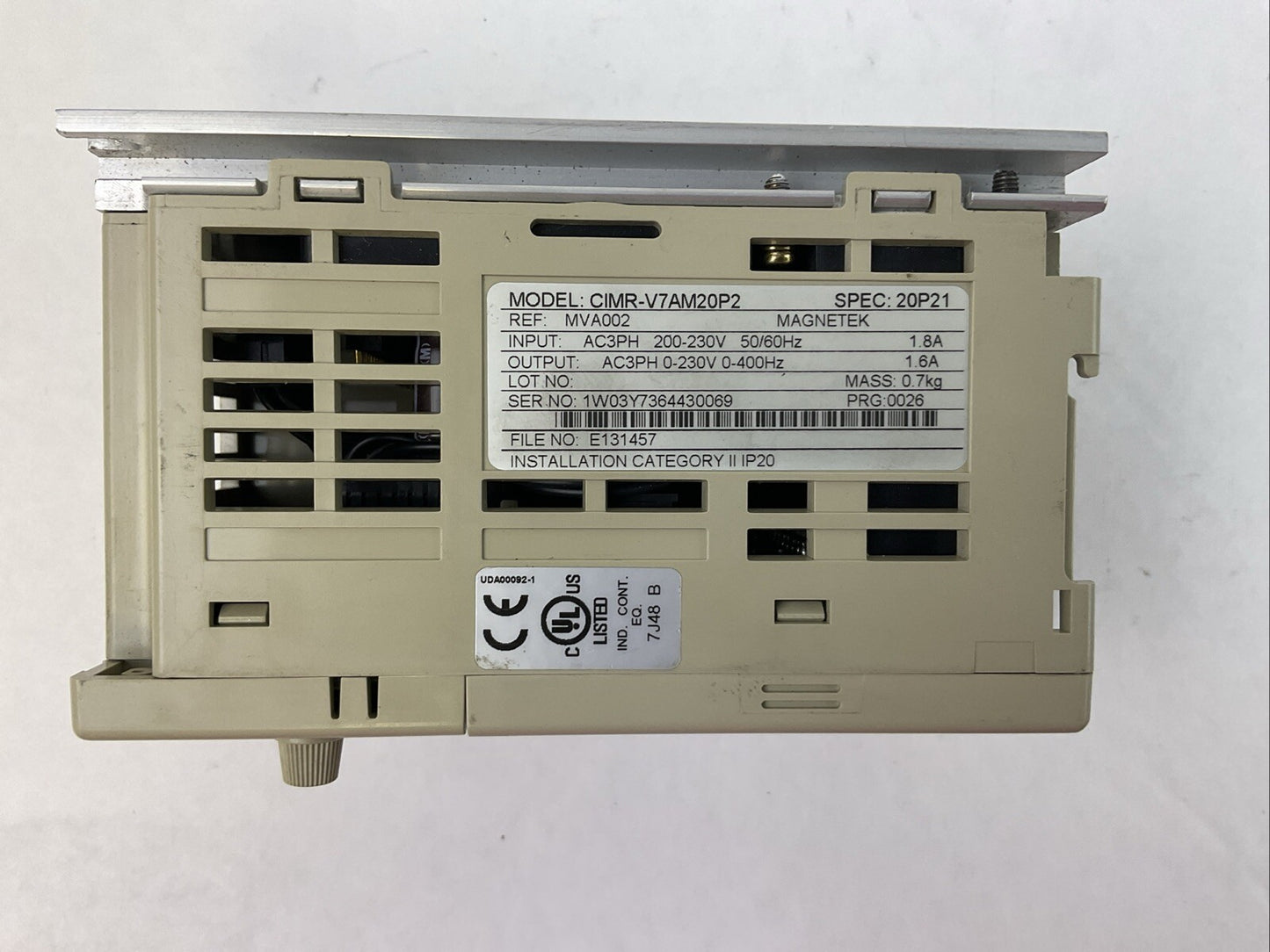 YASKAWA CIMR-V7AM20P2 AC DRIVE OUTPUT 3PH 0-230VAC 0-400HZ 1.6A INPUT 200-230VAC