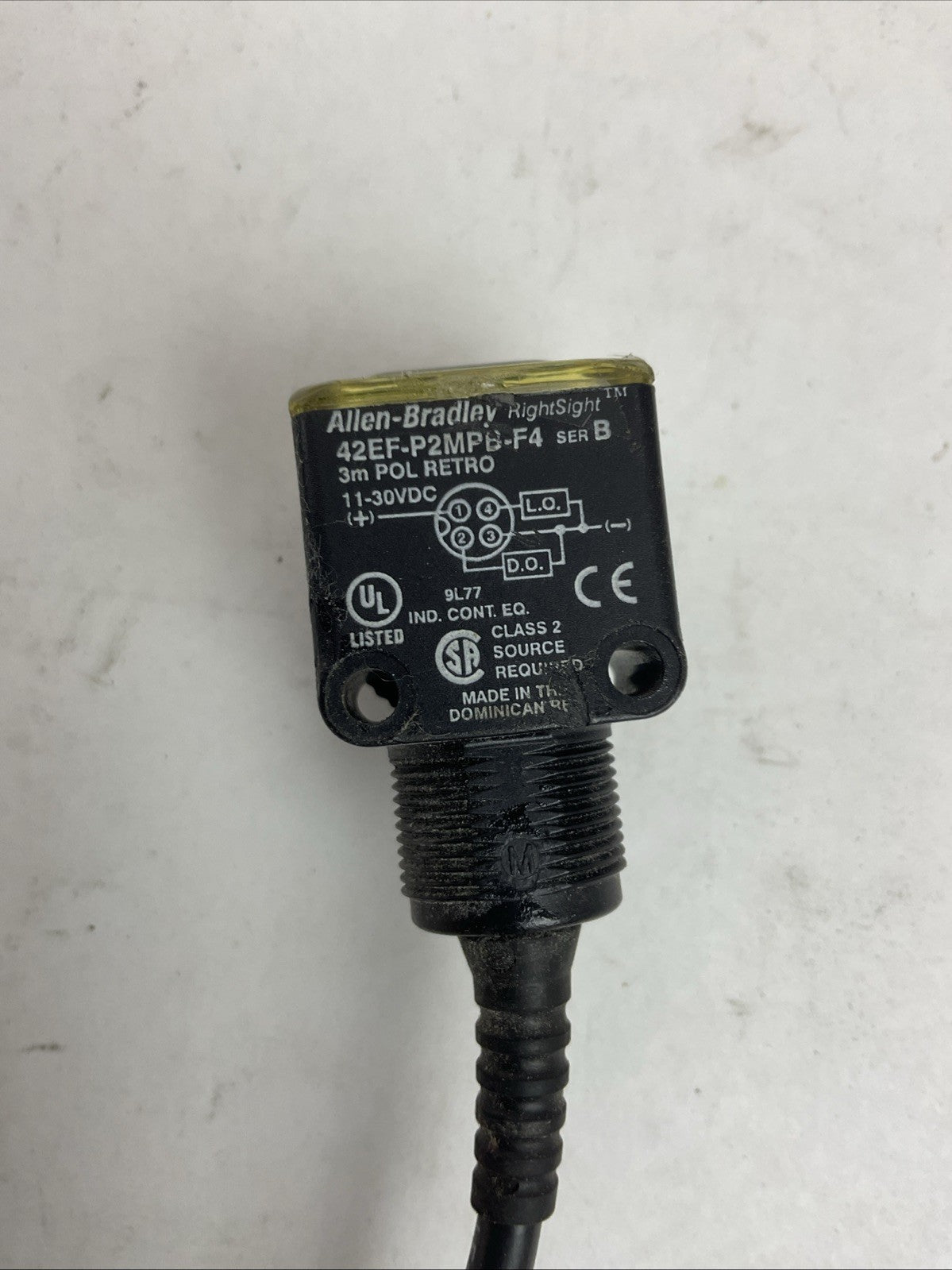 ALLEN BRADLEY 42EF-P2MPB-F4 SER B POLORIZED RETROREFLECTIVE SENSOR