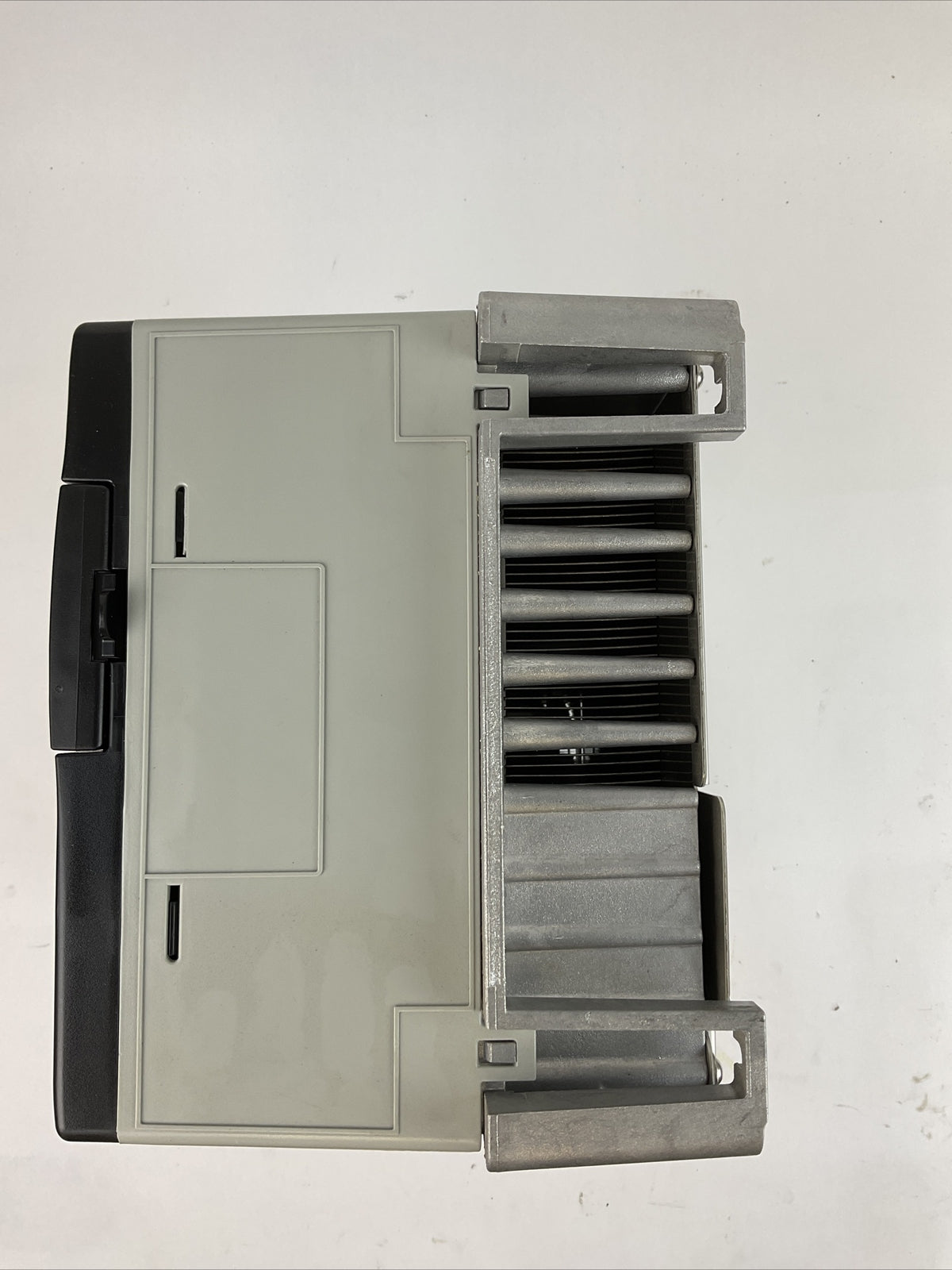 ALLEN BRADLEY 20AE017A0AYNNNNN AC DRIVE F/W 2.008 SER A 15HP OUTPUT 0-575VAC 3PH