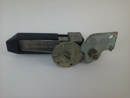 WESTINGHOUSE DH1R DOOR HANDLE FOR TYPE SM MECH. INTERLOCK RODS R.H.