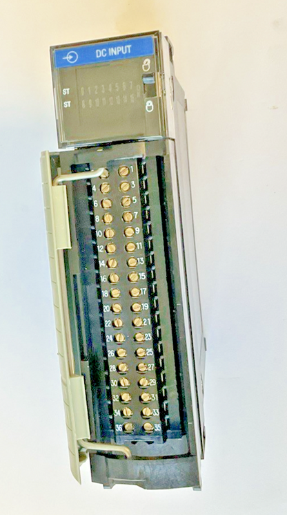 ALLEN BRADLEY 1756-IB16I INPUIT MODULE FW:3.004 SER.A 24VDC