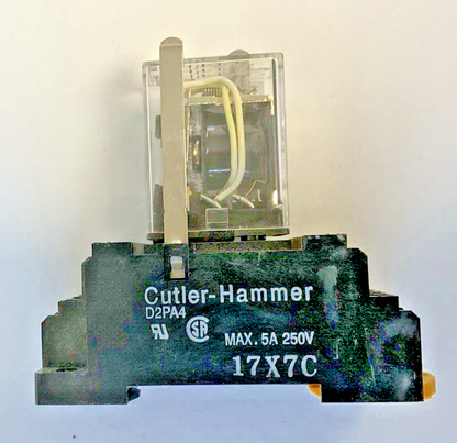 CUTLER HAMMER D2PR4T1 SER.A2 RELAY 24VDC W/ D2PA4 RELAY SOCKET 5A 250V