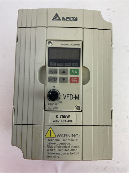DELTA VFD007M43B AC DRIVE 0.75kW OUTPUT 3PH 0-480VAC 3A 2.3KVA 1HP