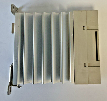 OMRON G3PB-225B-VD SOLID STATE RELAY 50/60HZ 25A 240VAC