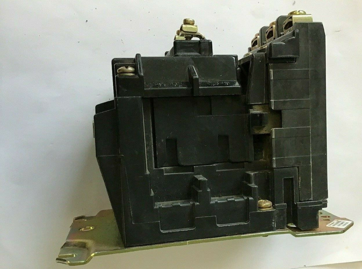 ALLEN BRADLEY 500F-B0D930 SER.B SIZE 1 CONTACTOR 600VAC 27AMP 10HP 120V COIL