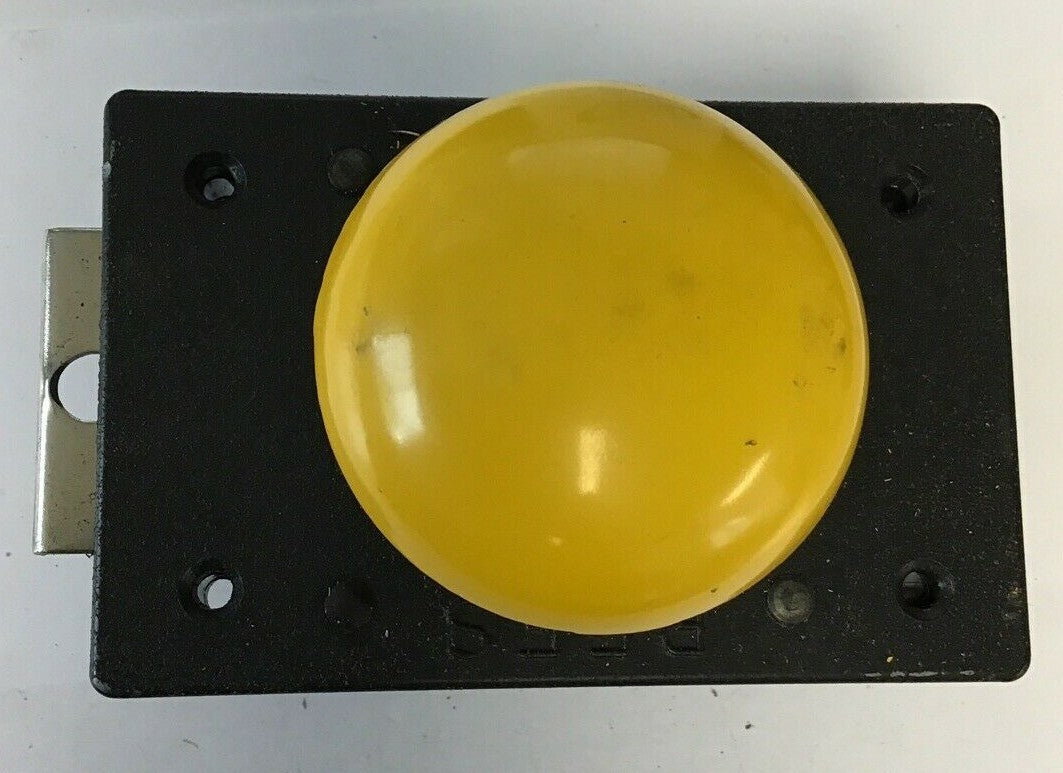 MACKWORTH G. REES 03476-004 PUSHBUTTON 2 1/4IN YELLOW PLUNGER W/ LATCH