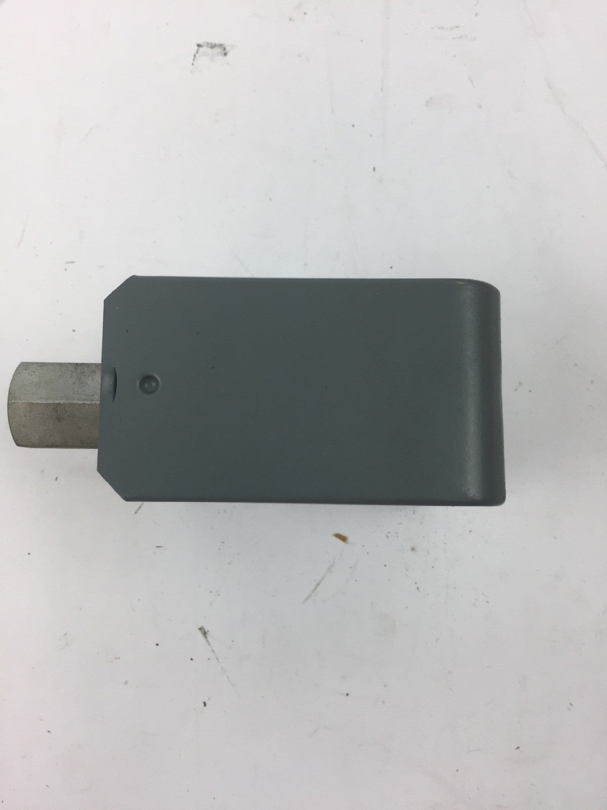 CUTLER HAMMER 10017H4D PRESSURE SWITCH W/O PUL. ORIFICE OPEN 40 LBS CLOSE 20 LBS