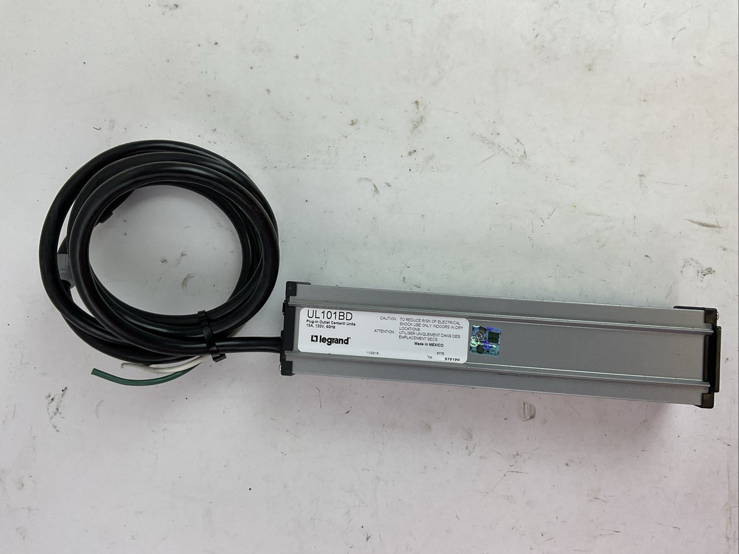 LEGRAND UL101BD PLUG-IN OUTLET CENTER 15A 120VAC 60HZ