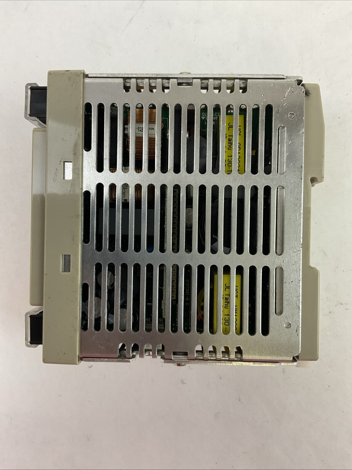 OMRON S8VS-12024 POWER SUPPLY OUTPUT 24VDC 5A INPUT 100-240VAC 50/60HZ 1.9A